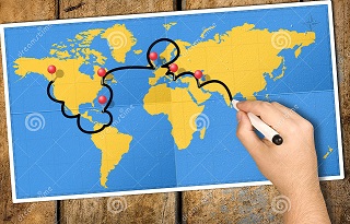 punaise-itinraire-de-marqueur-de-main-de-voyage-de-carte-du-monde-40350318
